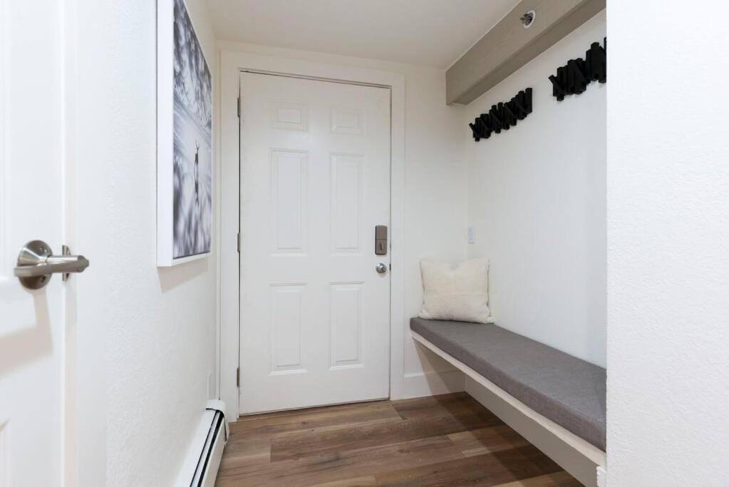 Updated 3 Bedroom 2 Ba With Pool & Hot Tub - Stunning Mountain Views! 스노우매스 빌리지 외부 사진