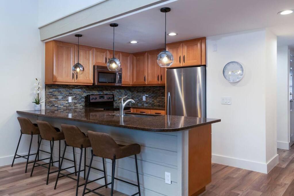 Updated 3 Bedroom 2 Ba With Pool & Hot Tub - Stunning Mountain Views! 스노우매스 빌리지 외부 사진